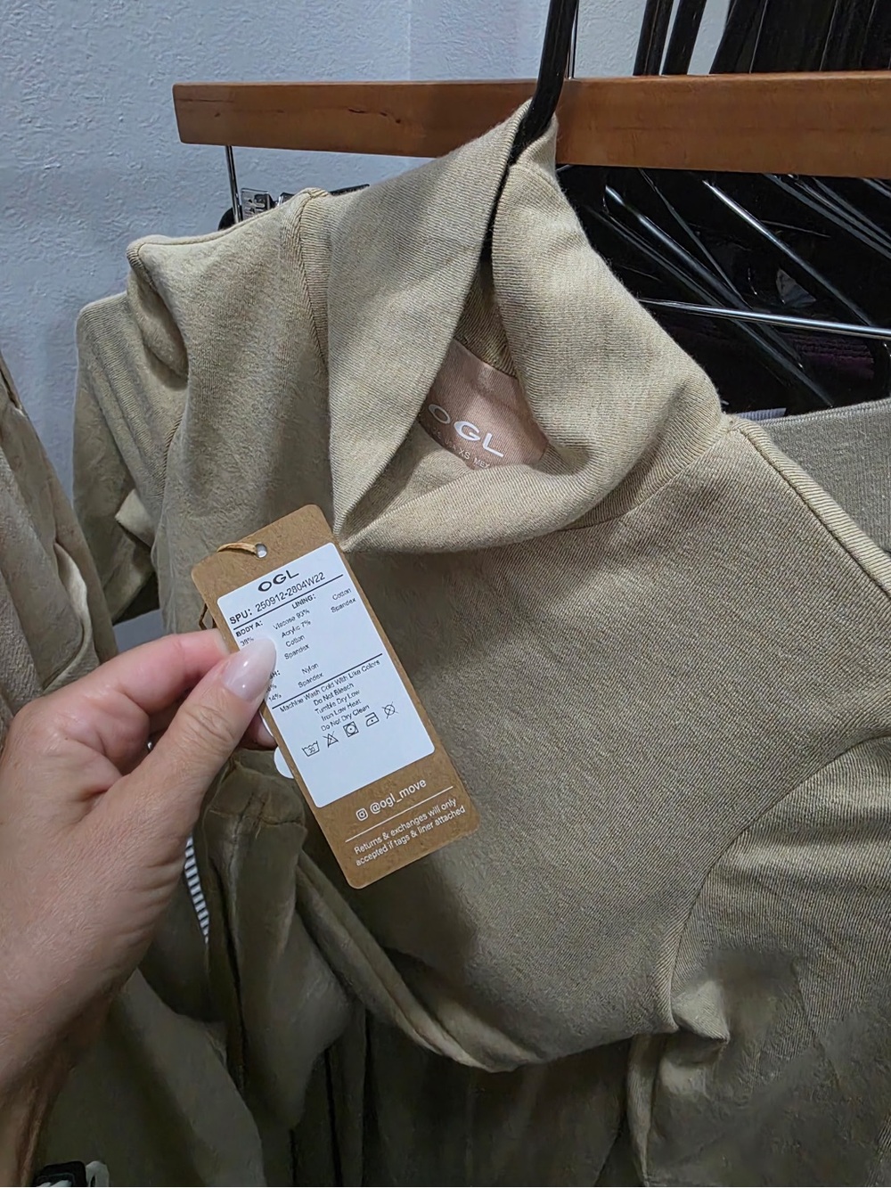 NWT OGL LiteWarm Essential Turtleneck Elbow Length Sleeve Brami XS Beige - Picture 3 of 3